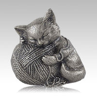 Sleeping Kitty Yarn Ball - IUPS116