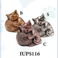 Sleeping Kitty Yarn Ball - IUPS116